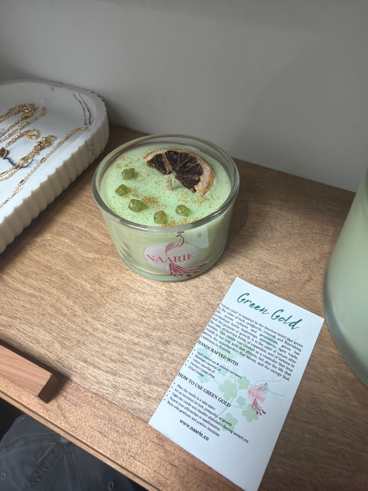 Naari Green Gold Natural Candle