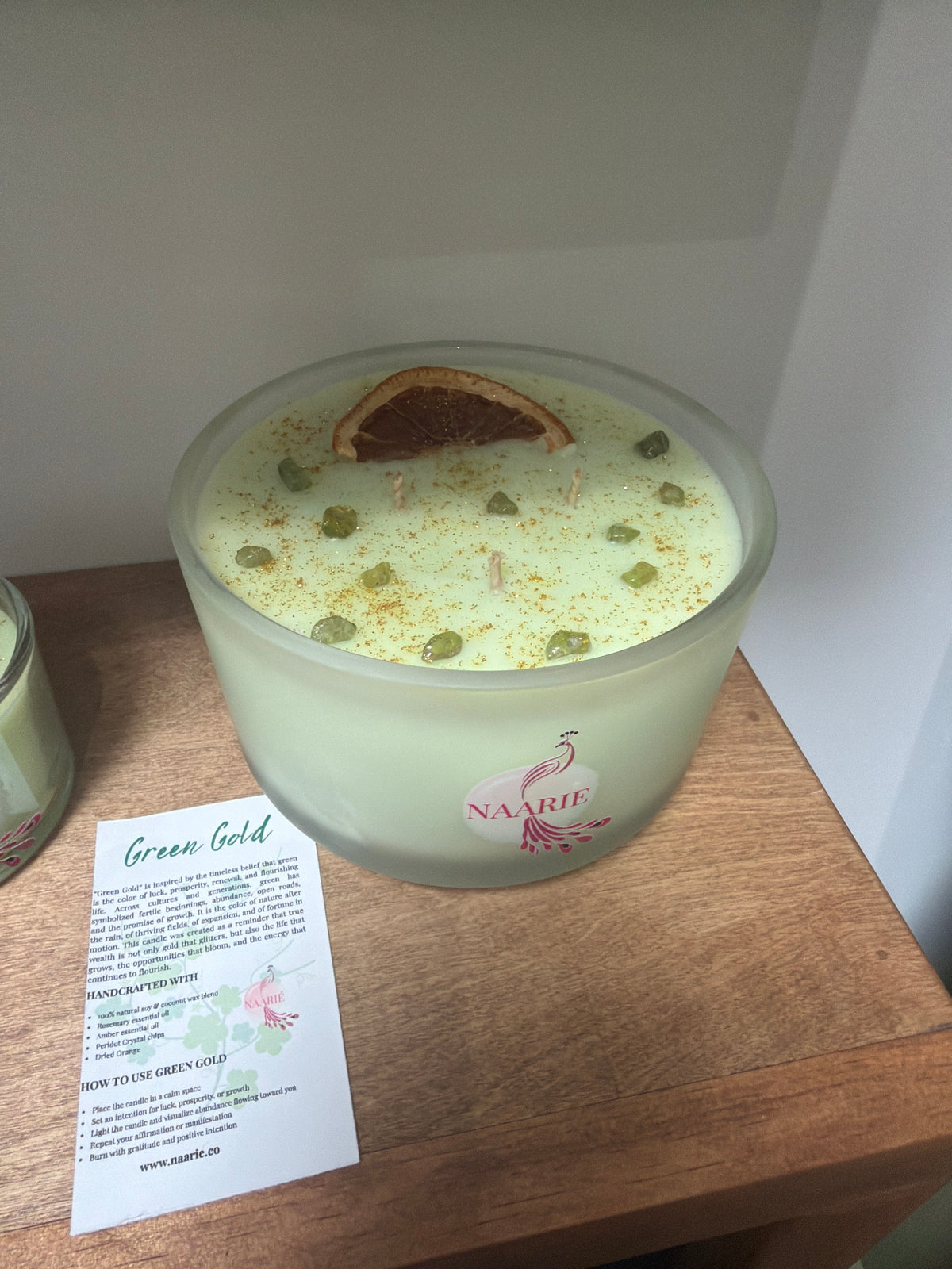 Naari Green Gold Natural Candle